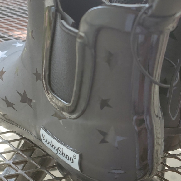 Kushyshoo Women's Black Ankle Rain Boots - Picture 8 of 8